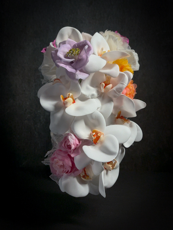 Bouquet-a-cascata-orchidee-fiori-di-seta-e-fiori-di-carta-02