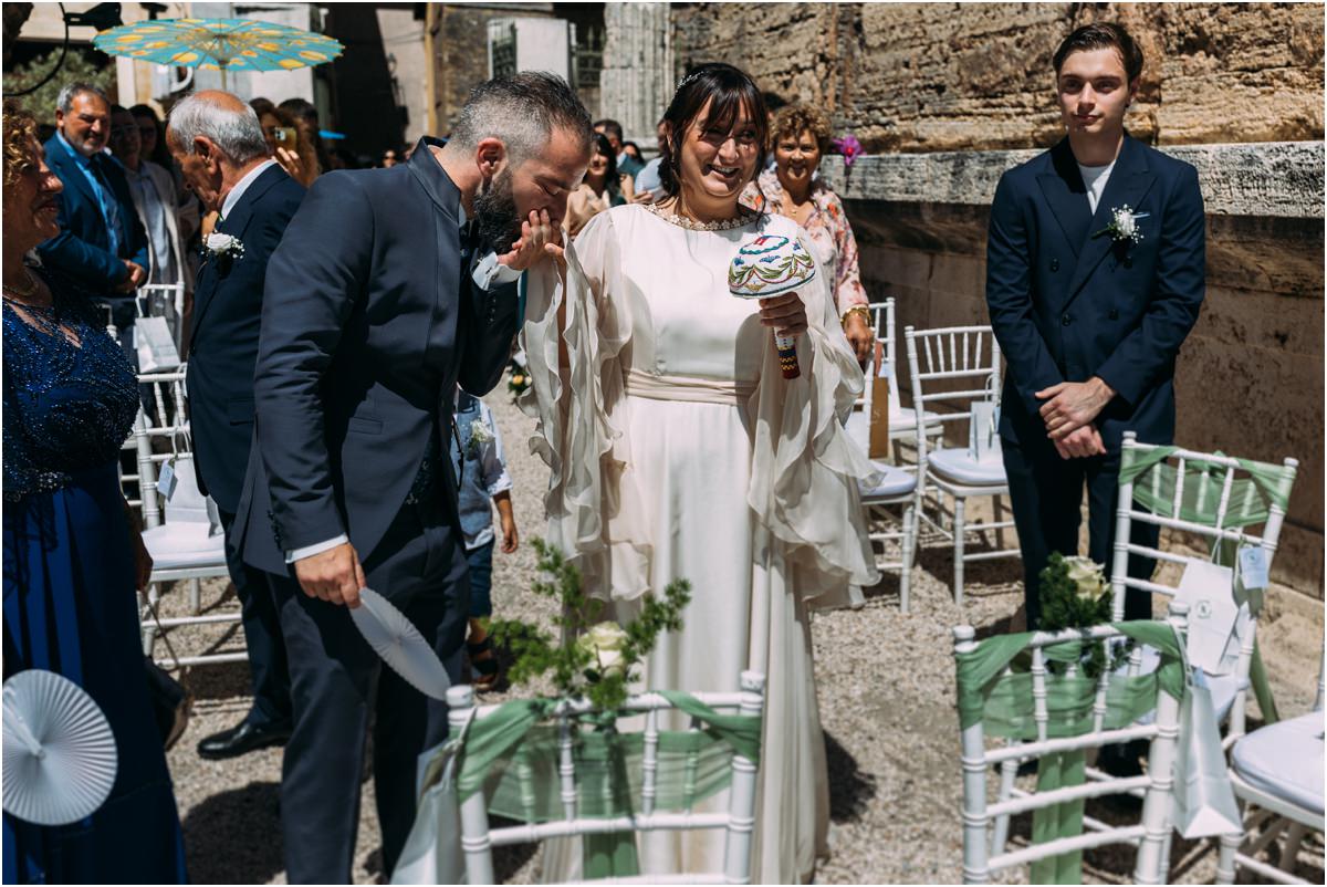 Gli invitati assistono alla cerimonia al Ristorante Sibilla a Tivoli