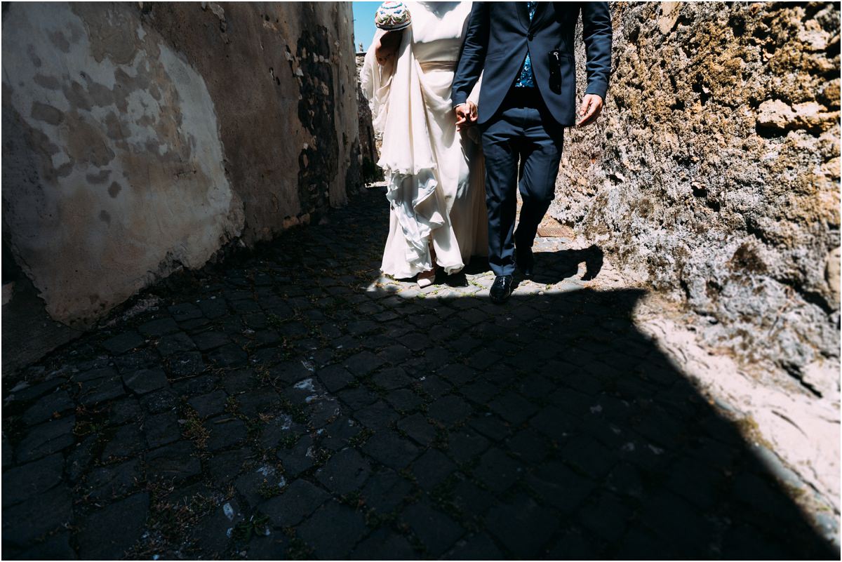 Gli sposi tra gli scorci storici di Tivoli dopo la cerimonia