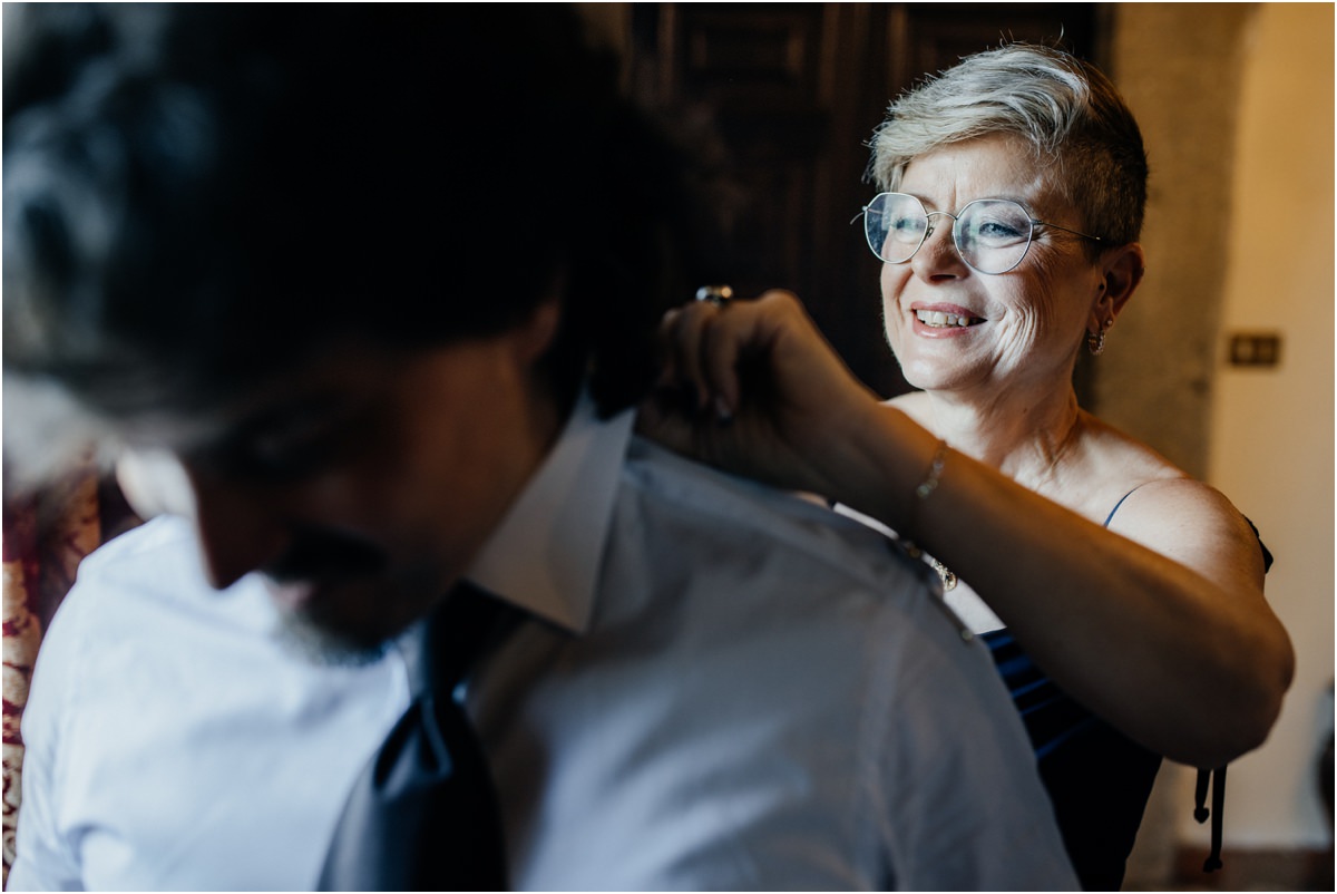 Momenti di preparazione dello sposo a Villa del Cardinale ai Castelli Romani
