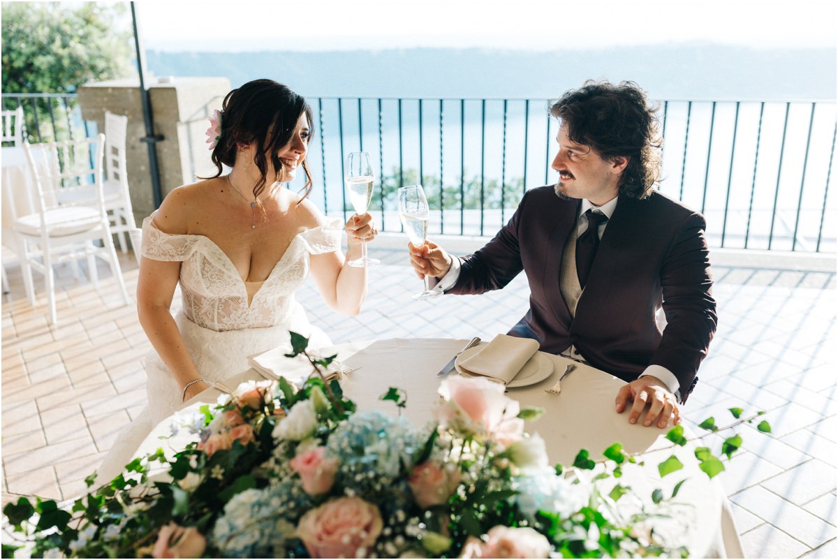 Momento di festa nella terrazza di Villa del Cardinale ai Castelli Romani