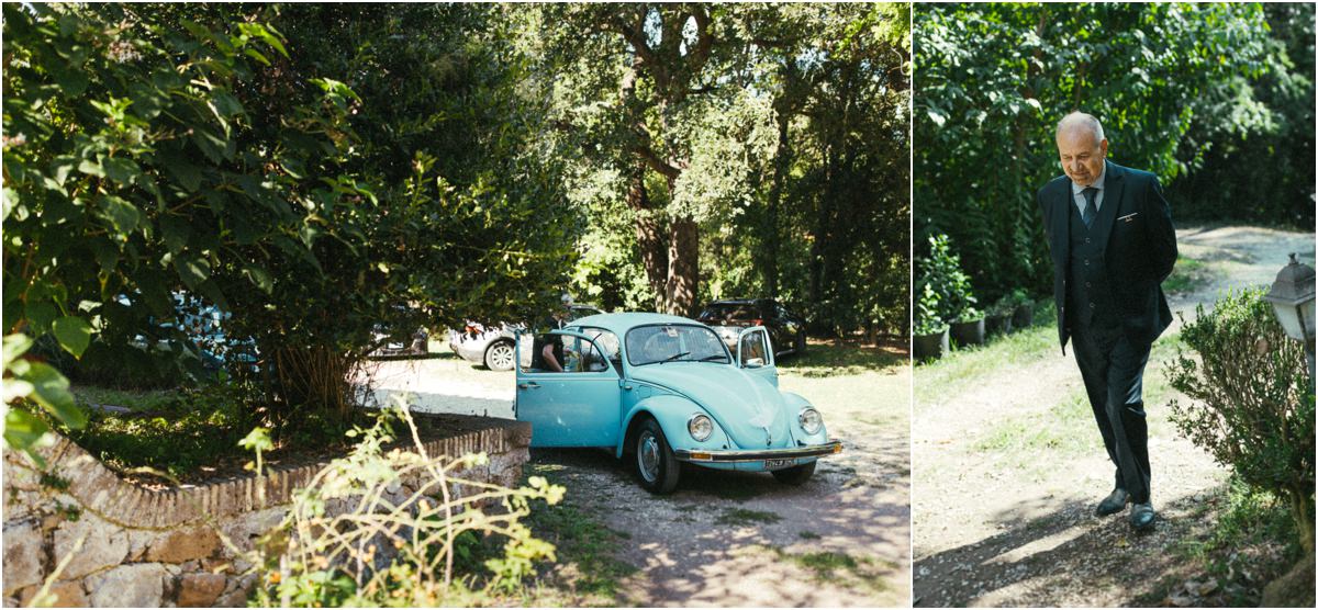 Papà della sposa e auto sposi Il Maggiolino azzurro degli sposi e il papà della sposa nel parco di Villa Parco Iris