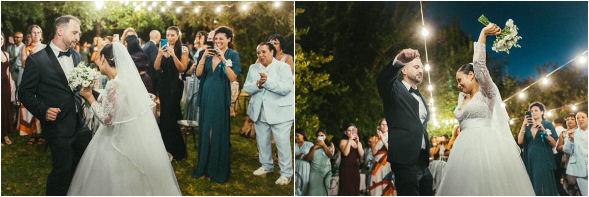 Festa in giardino con gli sposi Alice e Valerio festeggiano con gli invitati nel giardino illuminato