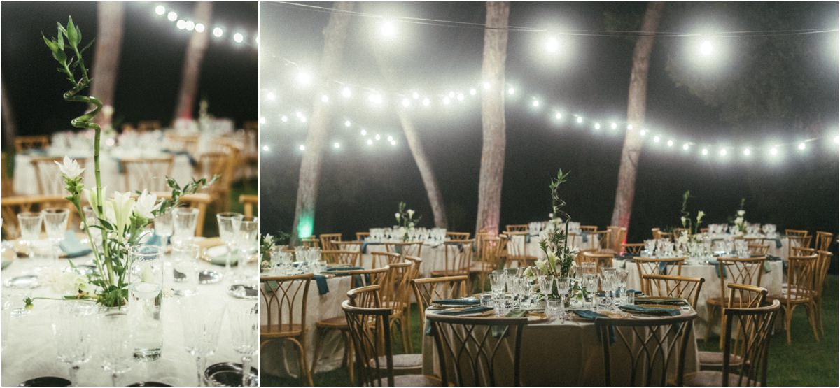 Allestimento cena matrimonio Villa Parco Iris Tavoli della cena allestiti sotto le luci nel parco di Villa Parco Iris