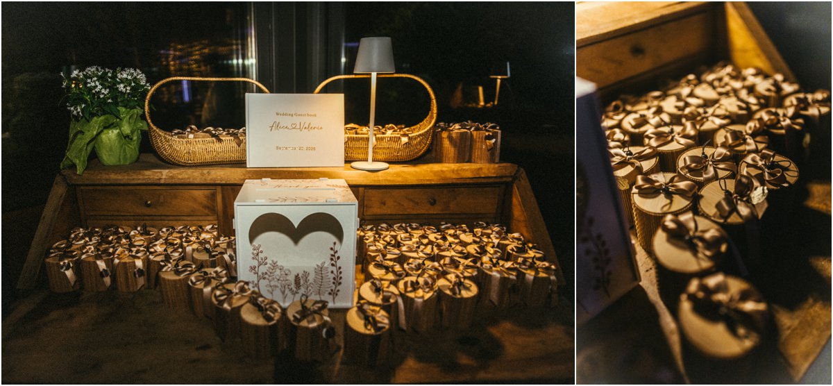 Bomboniere del matrimonio Il tavolo delle bomboniere allestito per gli invitati